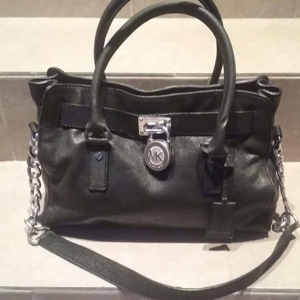 MICHAEL KORS Black HAMILTON Lock & Key Chain Tote
